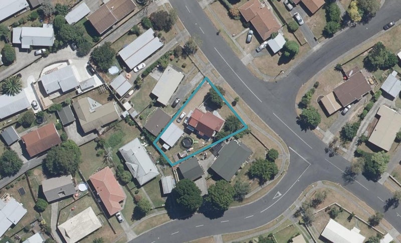 9 Garland Drive, St Andrews, Hamilton - Carousel 1
