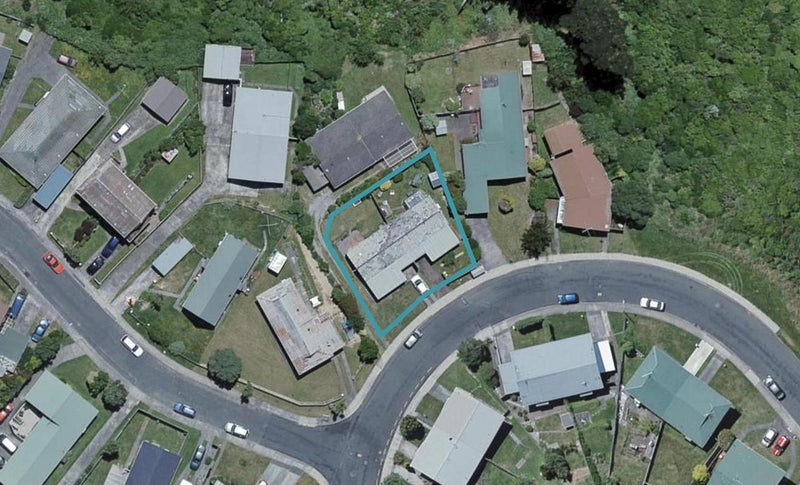 39B Colchester Crescent, Newlands, Wellington - Carousel 1