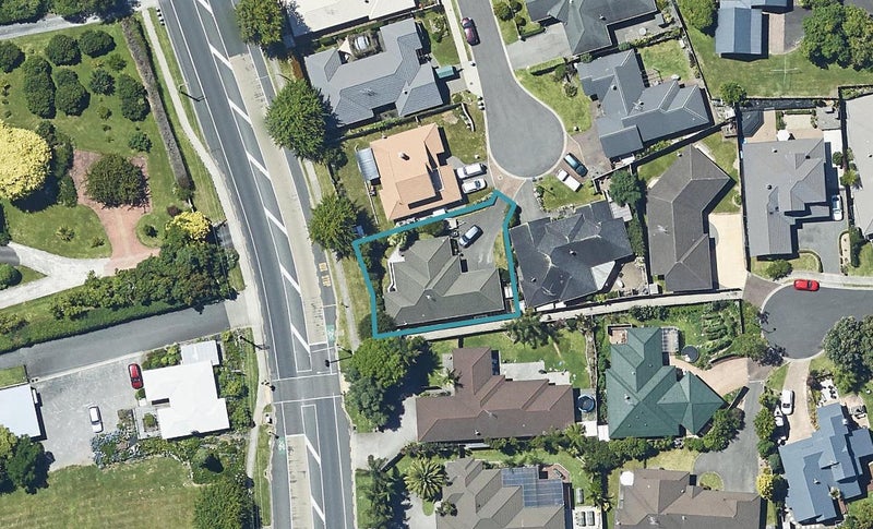 14 Doneraille Place, Bethlehem, Tauranga - Carousel 1