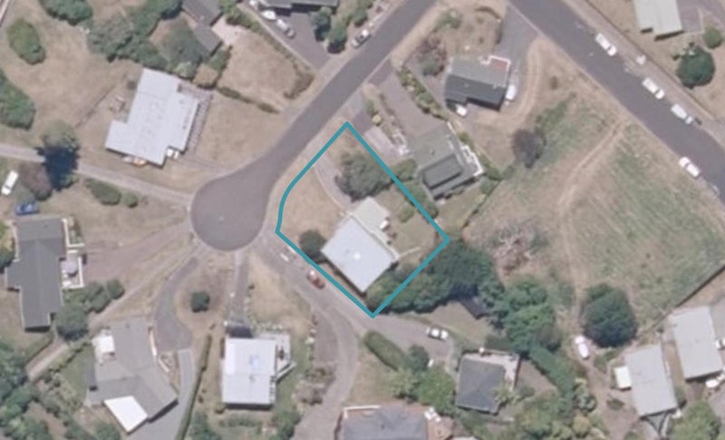 3 Earle Place, Acacia Bay, Taupo - Carousel 1