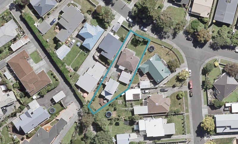 2/8 Burnside Street, Waterloo, Lower Hutt - Carousel 1