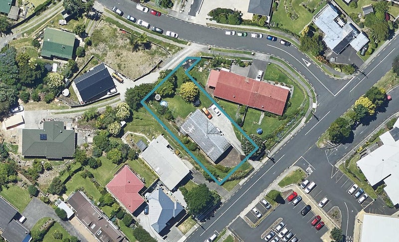13B Clarke Street, Gate Pa, Tauranga - Carousel 1