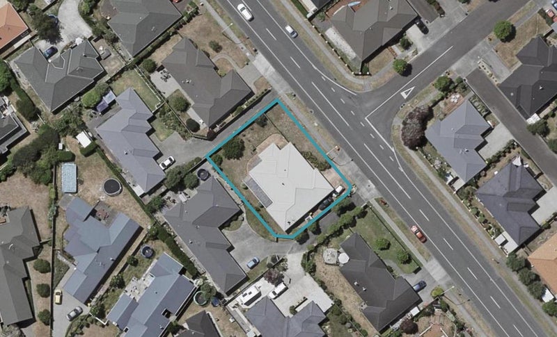 114 Guildford Drive, Paraparaumu Beach, Paraparaumu - Carousel 1