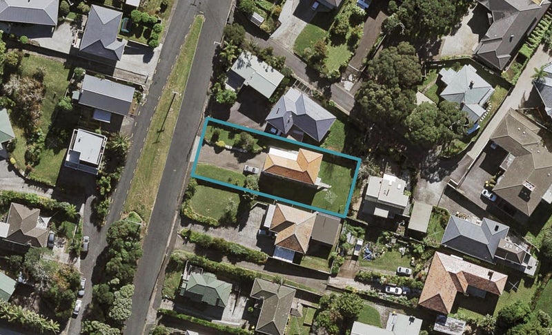 8 Howard Road, Northcote, Auckland - Carousel 1