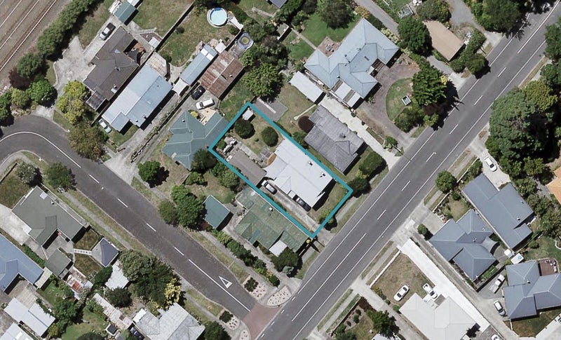 1002 Caroline Road, Mayfair, Hastings - Carousel 1