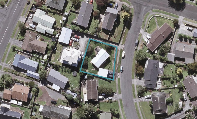 4 Winstone Place, Highlands Park, New Plymouth - Carousel 1