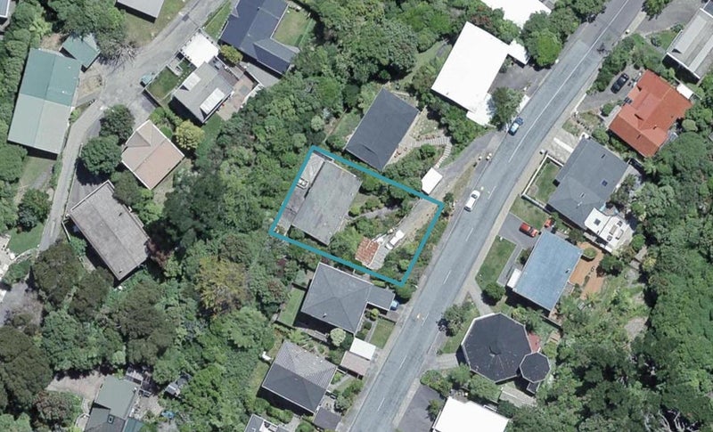 32 Woodhouse Avenue, Karori, Wellington - Carousel 1
