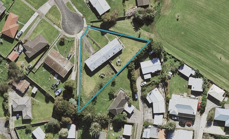 76 Chingford Close, Māngere, Auckland - Carousel 1