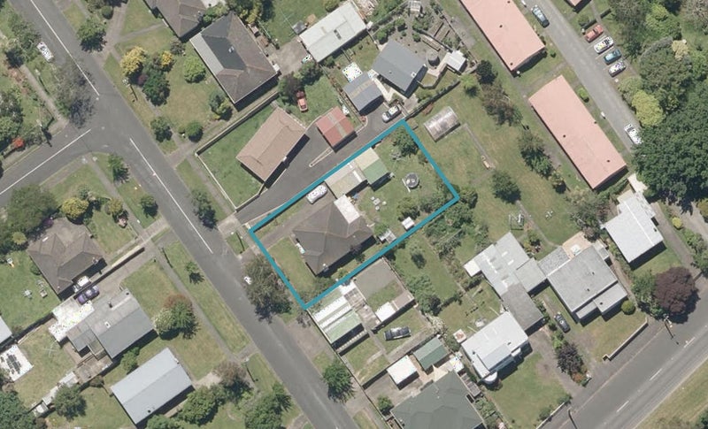 4 Stewart Street, Aramoho, Whanganui - Carousel 1