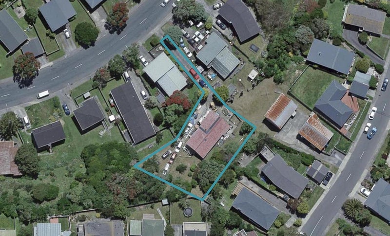 85 Stewart Drive, Newlands, Wellington - Carousel 1