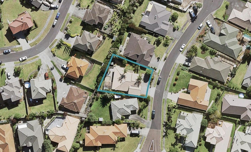 6 Mannikin Place, Unsworth Heights, Auckland - Carousel 1