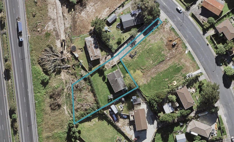 50 Cedar Heights Avenue, Massey, Auckland - Carousel 1