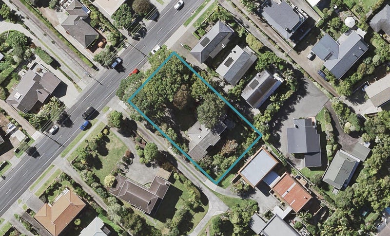 31 Aberdeen Road, Castor Bay, Auckland - Carousel 1