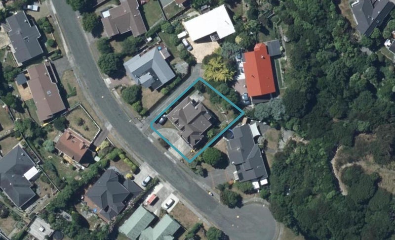 21 Kinnel Grove, Papakowhai, Porirua - Carousel 1