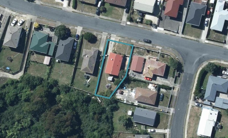 41 Beauzami Crescent, Ascot Park, Porirua - Carousel 1