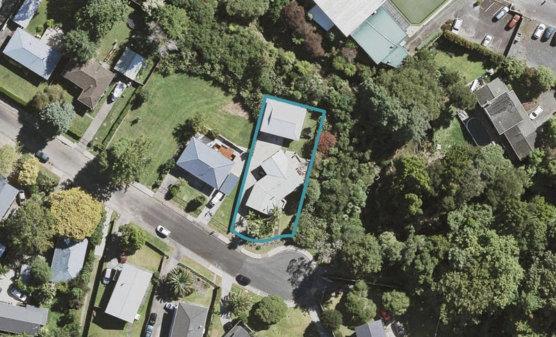 22 Lucinda Place, Glen Eden, Auckland - Carousel 1