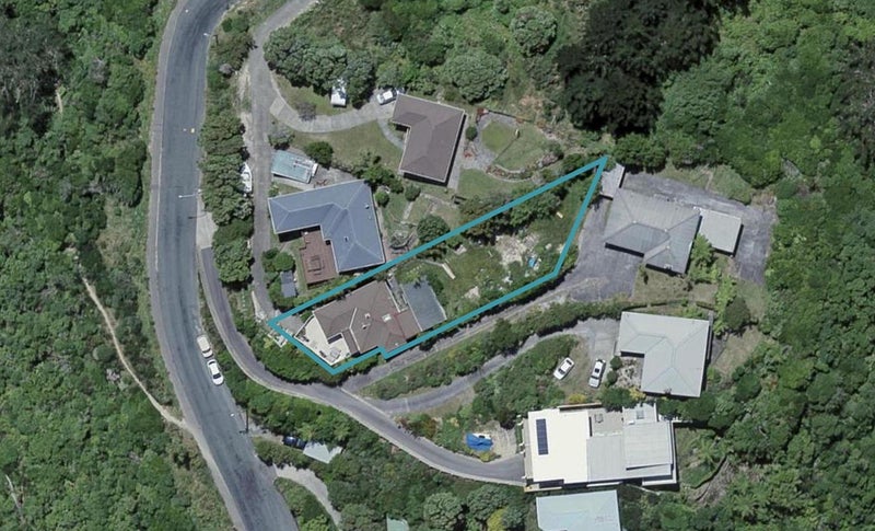 204 Nevay Road, Karaka Bays, Wellington - Carousel 1