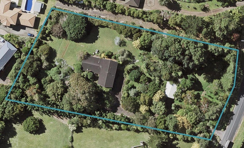 296 Point View Drive, Dannemora, Auckland - Carousel 1