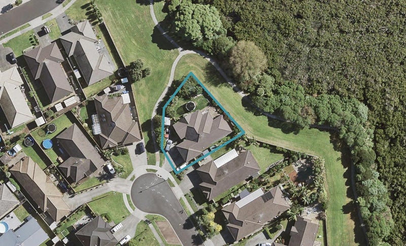 15 Allerton Place, Wattle Downs, Auckland - Carousel 1