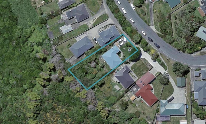 34 Miles Crescent, Newlands, Wellington - Carousel 1