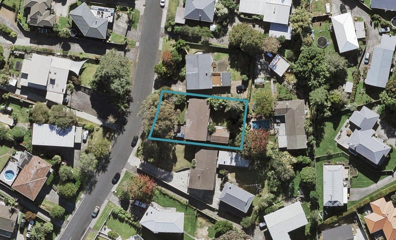 14 Crompton Road, Massey, Auckland - Carousel 1