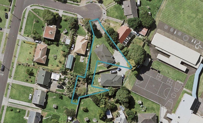 2 Takoto Way, Point England, Auckland - Carousel 1