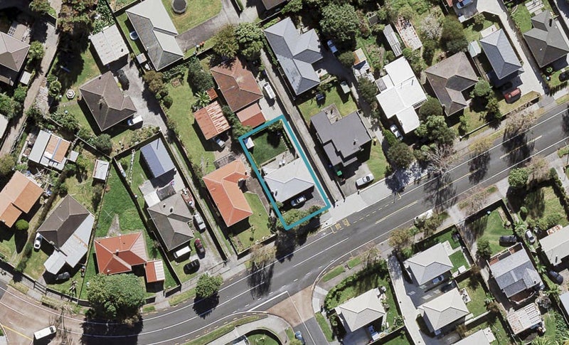 81 Avondale Road, Avondale, Auckland - Carousel 1