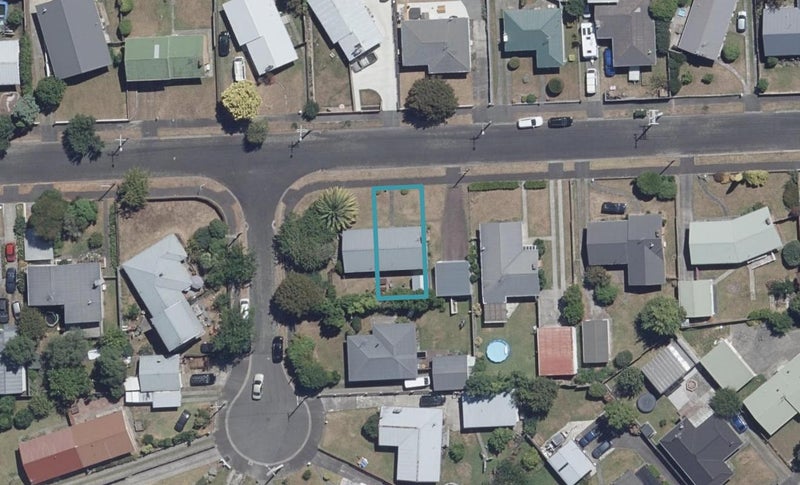 2/11 Larnach Street, St Andrews, Hamilton - Carousel 1