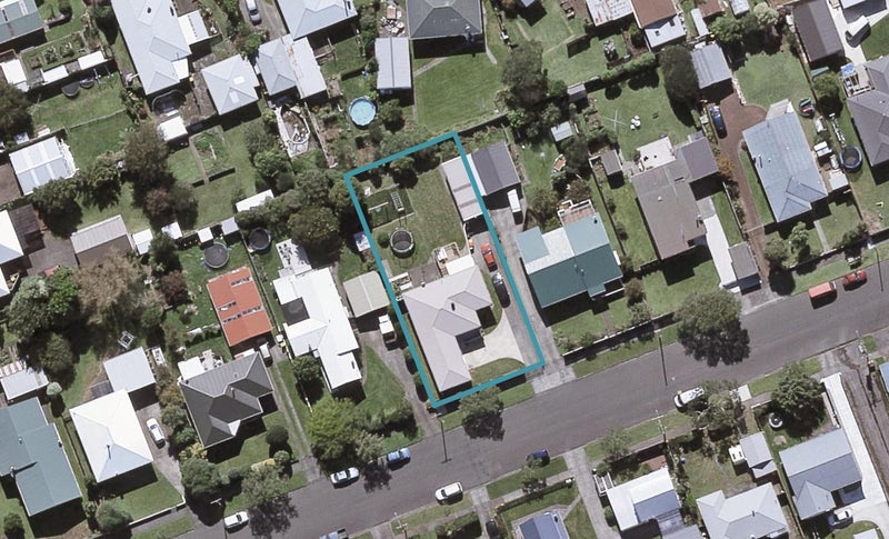 25 Cowling Road, Hurdon, New Plymouth - Carousel 1
