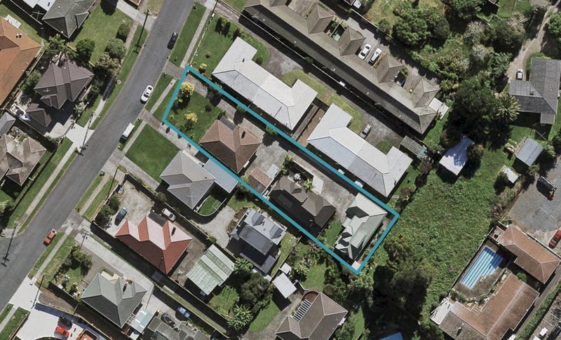 2/18 Regent Street, Papatoetoe, Auckland - Carousel 1