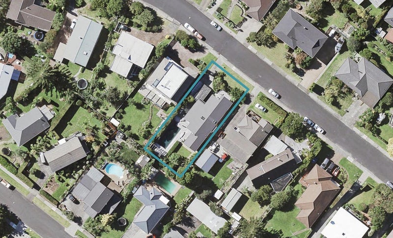 20 Paisley Street, Mellons Bay, Auckland - Carousel 1