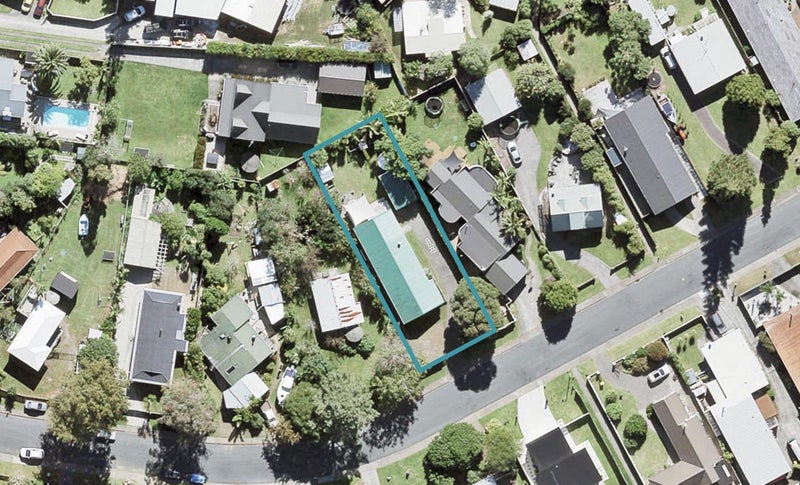 55 The Circle, Manly, Whangaparaoa - Carousel 1