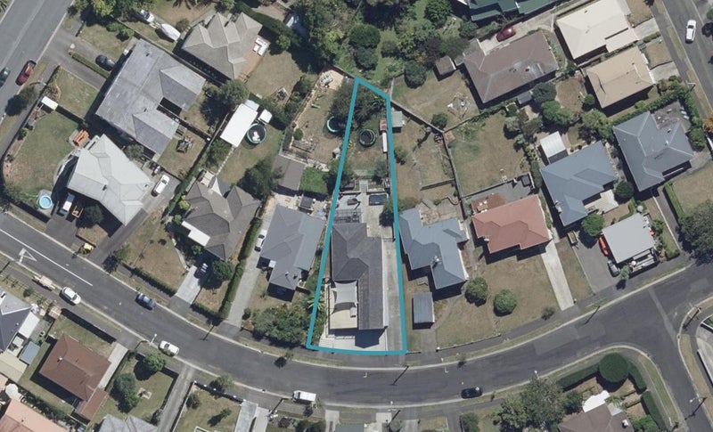 18 Charles Crescent, Beerescourt, Hamilton - Carousel 1