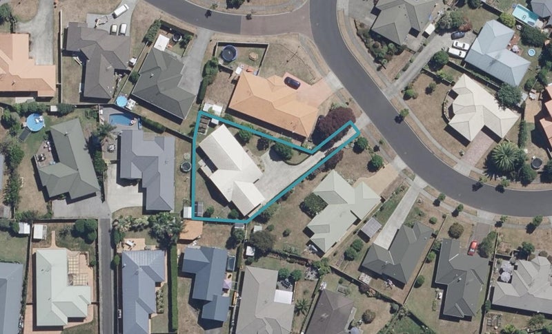35 Mangakoea Place, St Andrews, Hamilton - Carousel 1