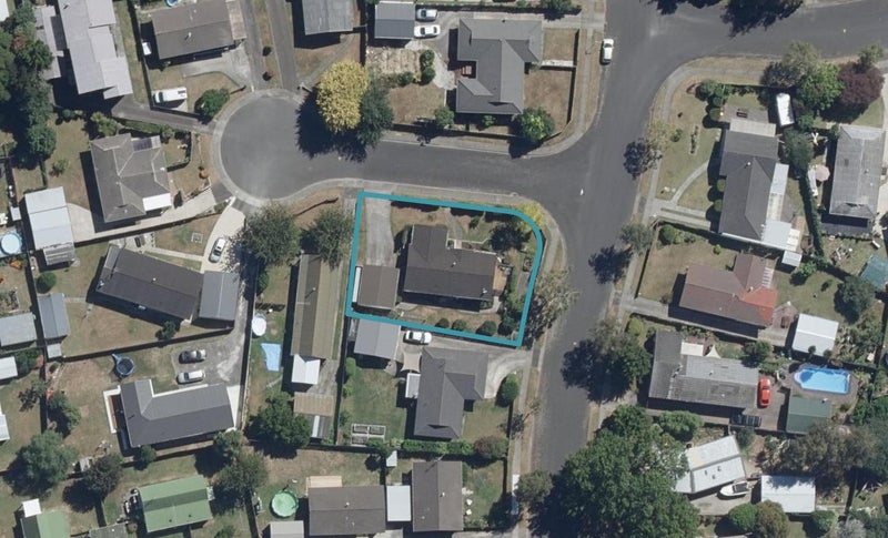 1 Ash Place, Pukete, Hamilton - Carousel 1