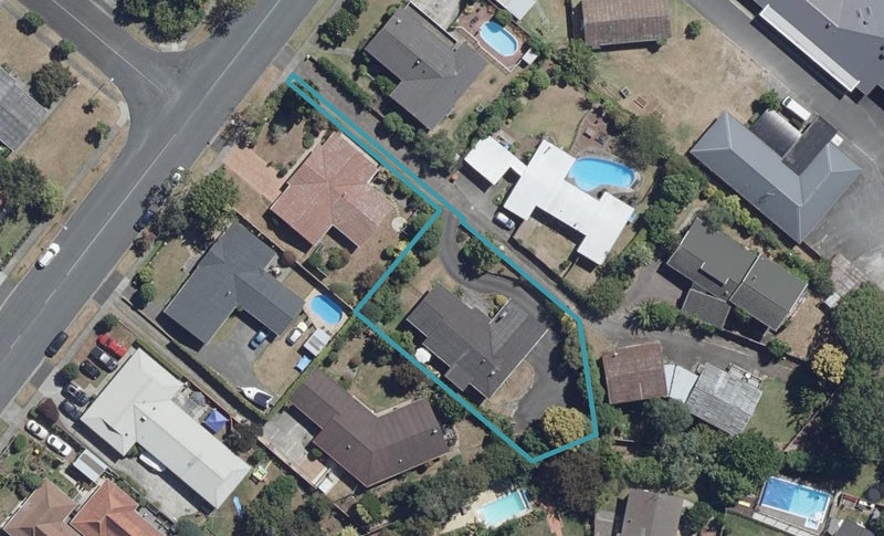 12 Delamare Road, St Andrews, Hamilton - Carousel 1