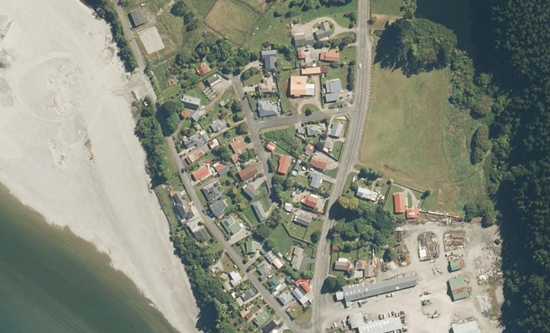 16 Dents Road, Kaniere, Hokitika - Carousel 1