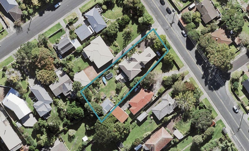 192 Rangatira Road, Beach Haven, Auckland - Carousel 1