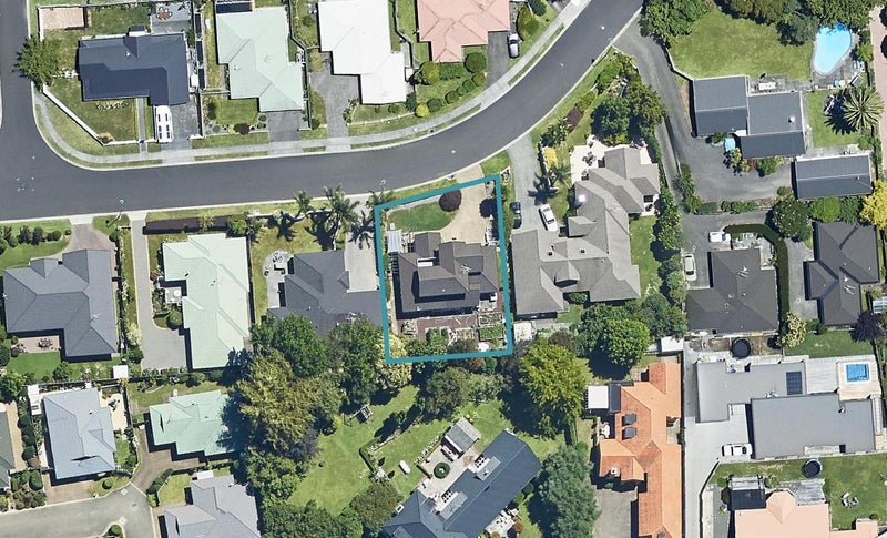 16 Pembroke Drive, Bethlehem, Tauranga - Carousel 1