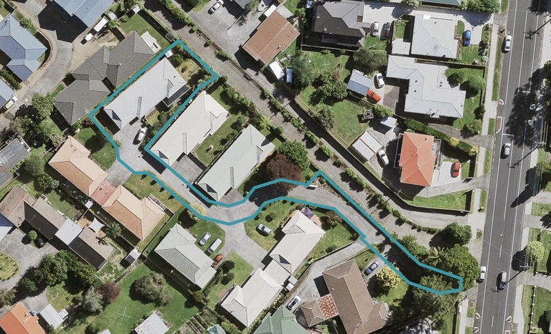 8H Rathgar Road, Henderson, Auckland - Carousel 1