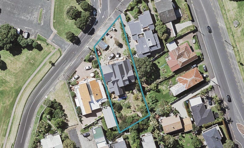84A Wairoa Road, Narrow Neck, Auckland - Carousel 1