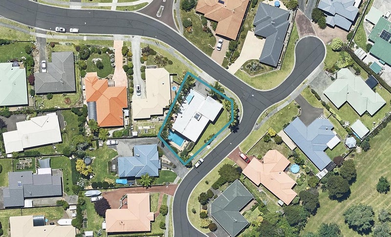 22 Meadowviews Drive, Welcome Bay, Tauranga - Carousel 1