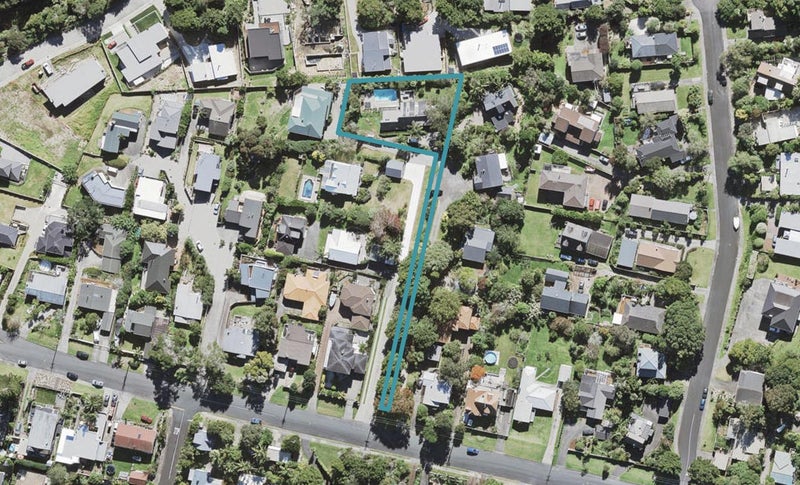 81 Island Bay Road, Beach Haven, Auckland - Carousel 1