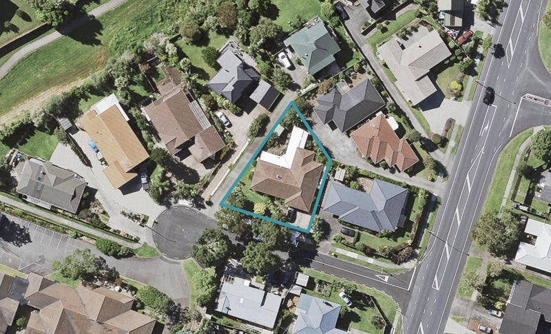 3 Sheffield Place, Botany Downs, Auckland - Carousel 1