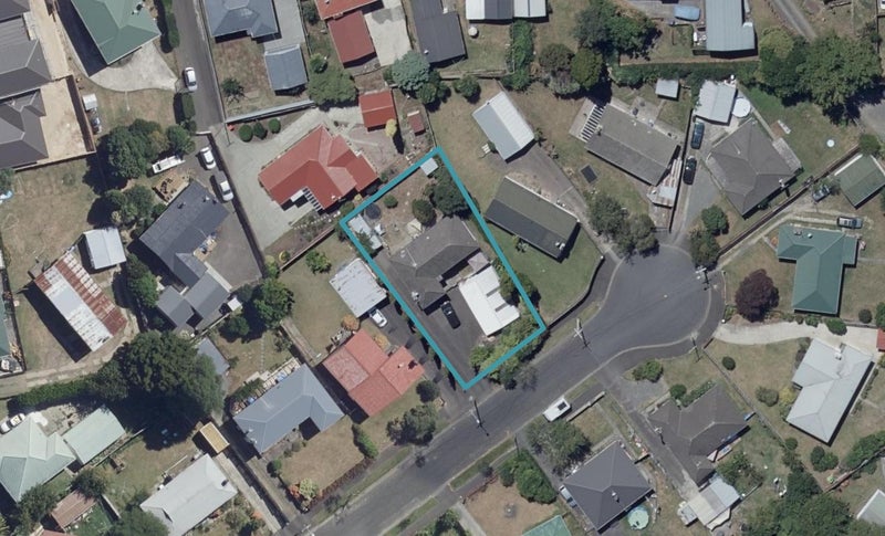 17 Minifie Avenue, Melville, Hamilton - Carousel 1