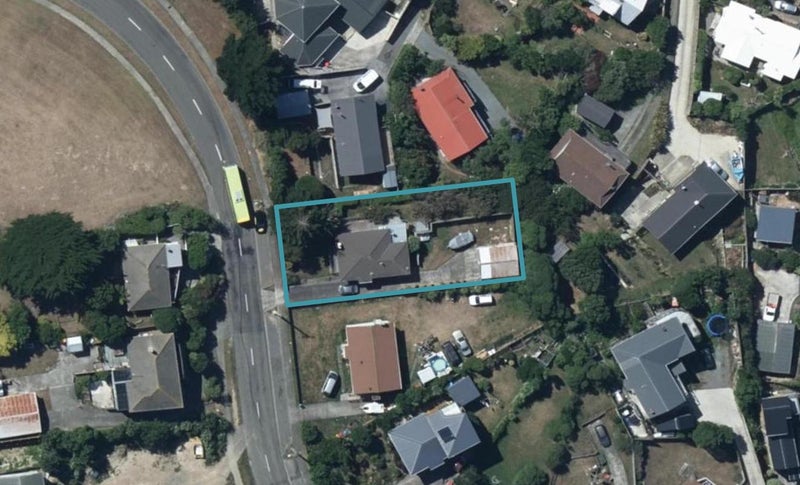 84 Pikarere Street, Titahi Bay, Porirua - Carousel 1