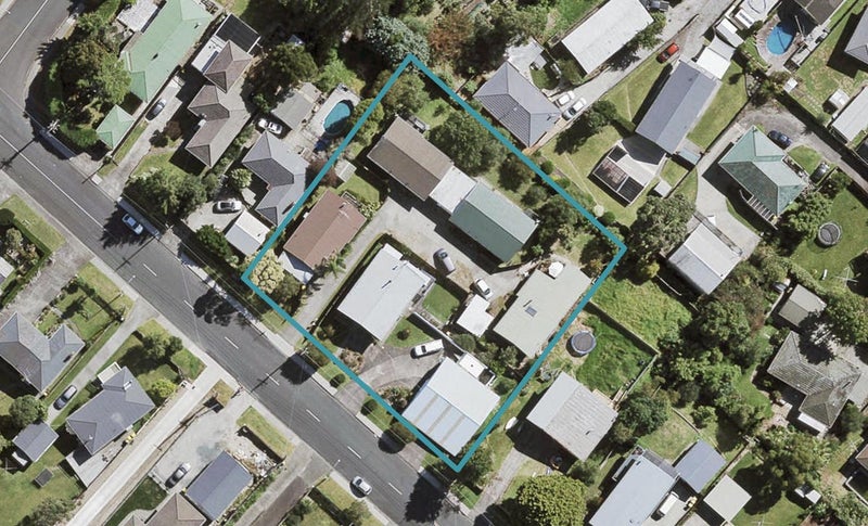 2/92 Awaroa Road, Sunnyvale, Auckland - Carousel 1