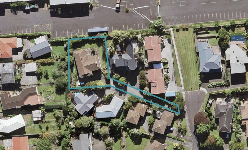 6 Fairbanks Place, Glendene, Auckland - Carousel 1
