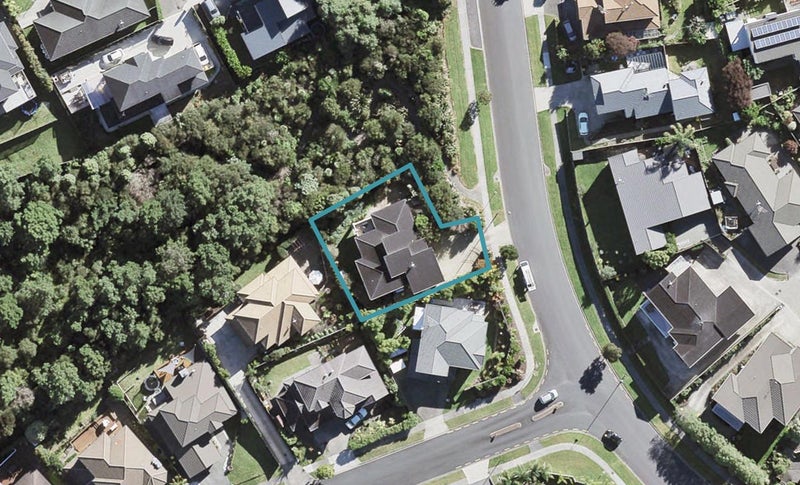 38 Rising Parade, Fairview Heights, Auckland - Carousel 1