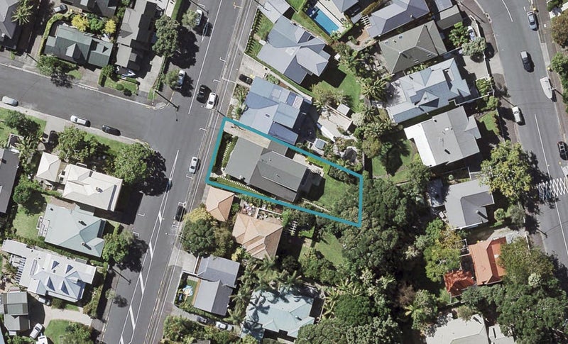 58 Vauxhall Road, Devonport, Auckland - Carousel 1